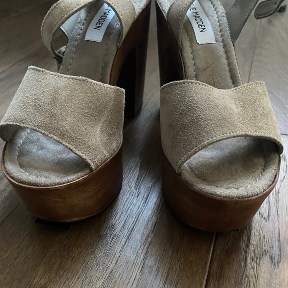 Steve Madden platform heels - Picture 3 of 5